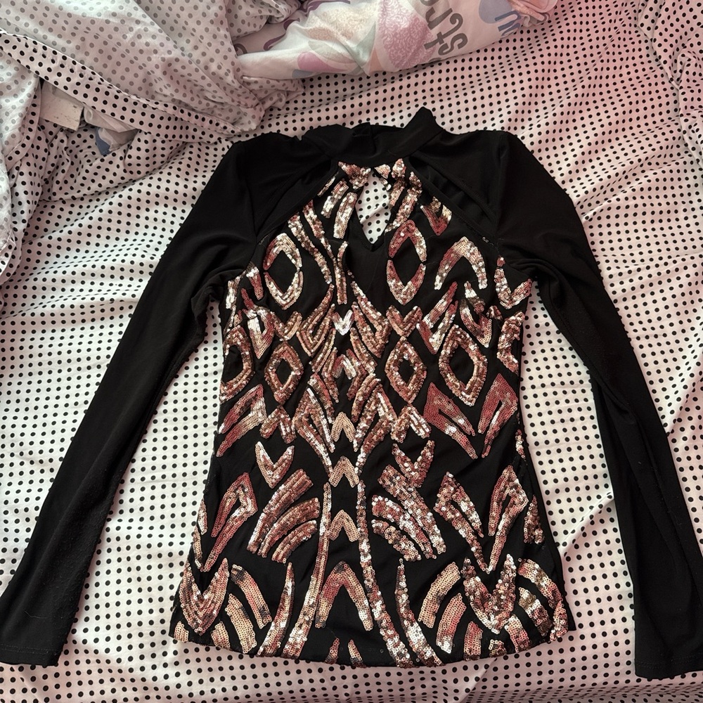 Elegant Black and Pink Geometric Long Sleeve Top